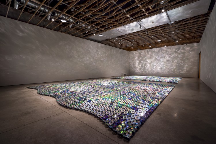 Bruce Munro, Ferryman’s Crossing, 2015. Courtesy of the artist and the Scottsdale Museum of Contemporary Art, Scottsdale, Arizona. © Bruce Munro. Photo: Sean Deckert